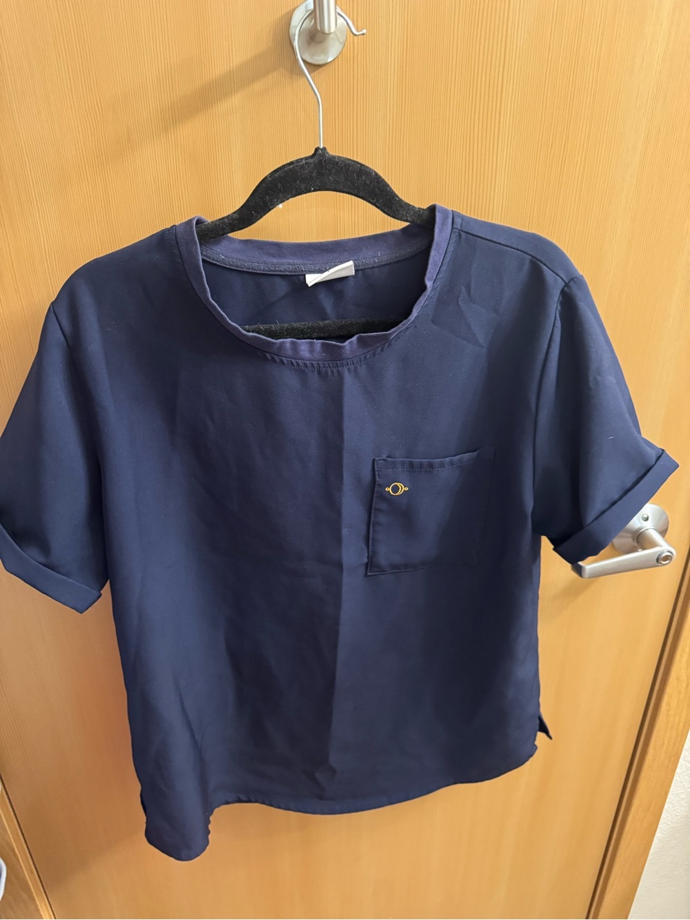 Women’s Luuna scrub top